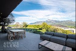 Argonay, superb contemporary property with stunning views of the mountains and lake