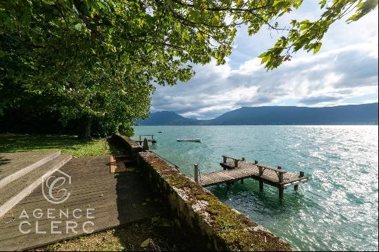 Veyrier du Lac, exclusive, charming waterfront house