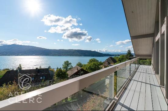 Veyrier du Lac, contemporary property with superb lake view