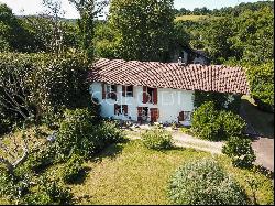 ASCAIN – A BASQUE-STYLE FARMHOUSE