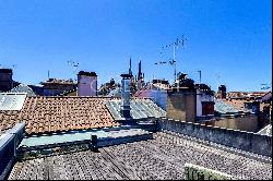 BAYONNE CENTRE – A 5-ROOM APARTMENT WITH A ROOFTOP TERRACE