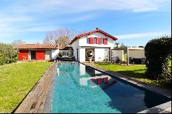 MOUNTAIN VIEW HOUSE - ARCANGUES, NEAR BIARRITZ