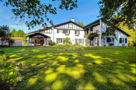 BAYONNE/BASSUSSARRY - A LABOURDINE-STYLE FARMHOUSE