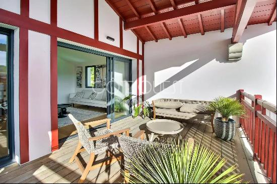 BIARRITZ - A 4-ROOM APARTMENT WITH TERRACES