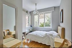 Sale - Apartment Paris 16th (Porte-Dauphine)