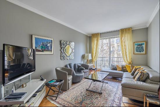 Sale - Apartment Paris 16th (Porte-Dauphine)