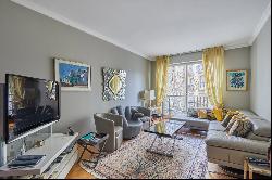 Sale - Apartment Paris 16th (Porte-Dauphine)