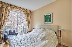 Sale - Apartment Paris 16th (Porte-Dauphine)