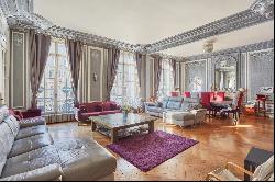 Paris 16th District – An elegant and very spacious apartment