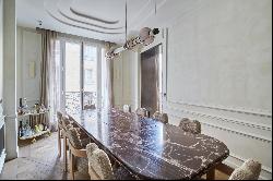 Paris 16th District - Benjamin Godard - 160 sqm with 3 bedrooms