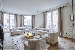 Paris 16th District - Benjamin Godard - 160 sqm with 3 bedrooms