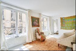 Paris 4th District – A delightful pied a terre