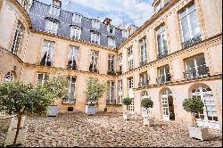 Paris 4th District – A delightful pied a terre