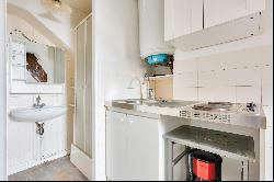 Paris 4th District - Two apartments with great potential