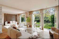 Neuilly-sur-Seine  - A 5-bed apartment with a garden