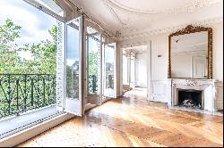 Paris 5th District – A sunny 3-bed apartment