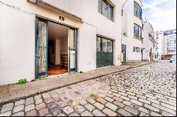 Paris 14th District –  A superb 3-bed period property