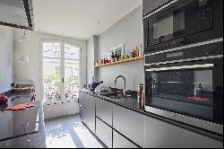 Paris 7th District - A bright and peaceful pied a terre