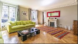 Paris 9th District – An elegant 4-room apartment