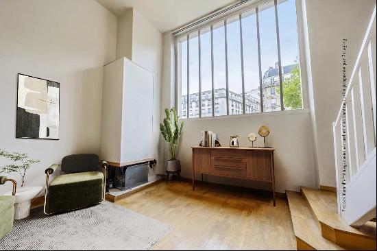 Paris 9th District - A 3-bed artist's studio