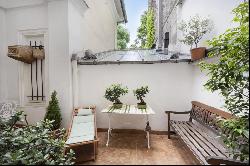 Paris 9th District – A 3-bed artist’s studio