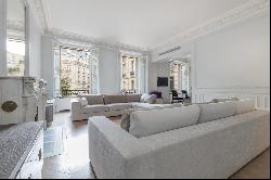 Paris 8th District – An exceptional 3-bed apartment in a prime location