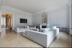 Paris 8th District – An exceptional 3-bed apartment in a prime location