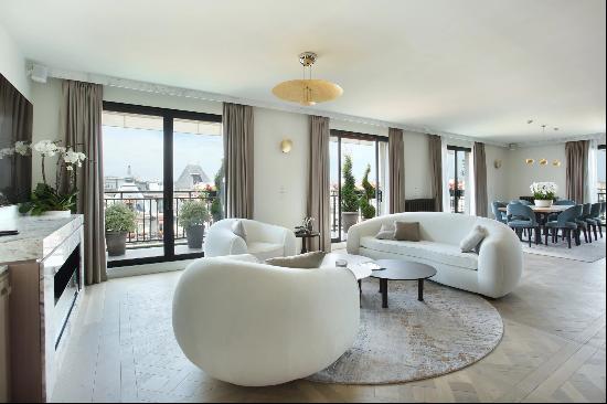 Paris 8th District - An exceptional penthouse apartment