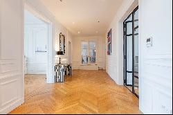 Neuilly-sur-Seine  -  A furnished family apartment