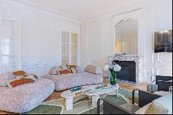 Neuilly-sur-Seine  -  A furnished family apartment