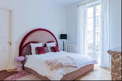 Neuilly-sur-Seine  -  A furnished family apartment