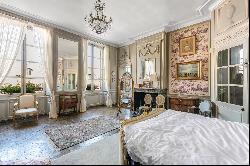 1h15 from Paris. A listed Louis XV style private mansion in perfect condition Set in leaf