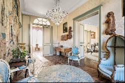 1h15 from Paris. A listed Louis XV style private mansion in perfect condition Set in leaf