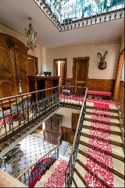 Normandy, 1h20 from Paris. A superb period mansion set in about 6500 sqm of grounds. Grea