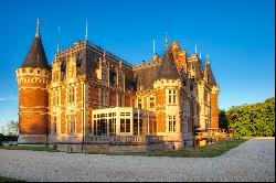 Sole Agent - Loire Valley /Sologne - 2 hours from Paris. A truly remarkable MH listed Neo