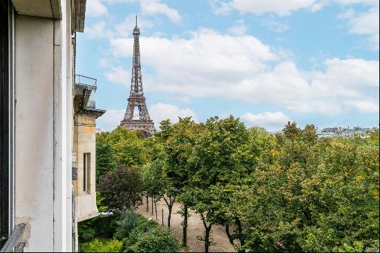 Paris 7th District – An exceptional family apartment