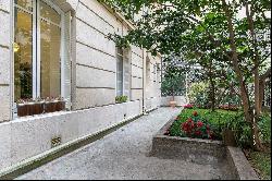 Paris 8th District – A superb pied a terre