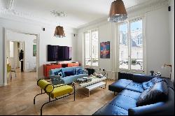 Paris 7th District – A renovated pied a terre