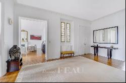 Le Chesnay, Plateau Saint-Antoine, on the edge of Versailles – A prestigious apartment