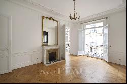 Paris 17th District – A superb 3-bed apartment