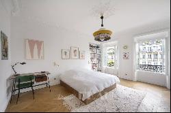 Paris 10th District - A meticulously renovated 6-room apartment