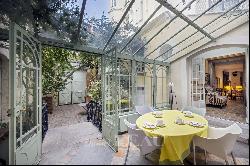 Paris 4th District - A magnificent property in a prime location