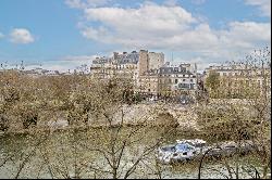 Paris 4th District –  An ideal pied a terre