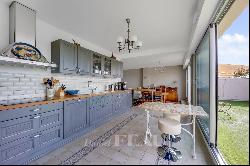 Saint-Germain-en-Laye  -  A 2/3 bed apartment with a terrace