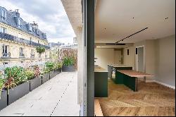 Paris 7th District –  A 2-bed apartment with a terrace