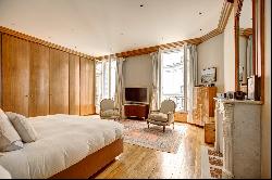 Paris 17th District - An elegant 4-bed apartment