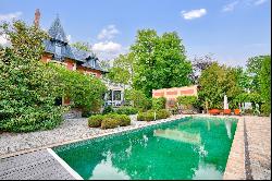 Rueil-Malmaison - Banks of the Seine- A property with a swimming pool, a tennis court and