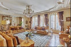 Paris 8th District – An elegant 3-bed apartment