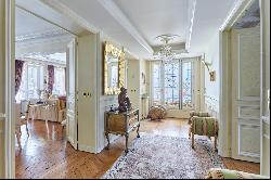 Paris 8th District – An elegant 3-bed apartment