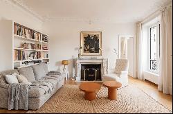 Paris 6th District - A bright and spacious 2/3 bed apartment